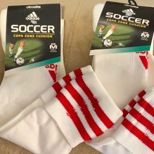 NWT SOCCER SOCKS WHITE WITH RED STRIPE M 2 PR C25